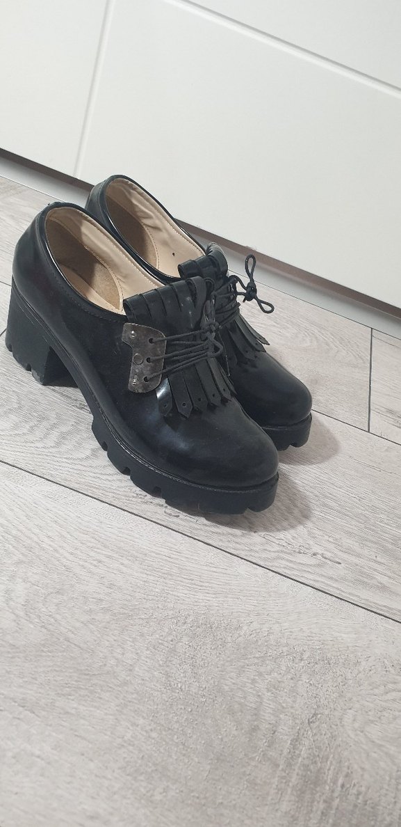 Siyah Deri Gotik Topuklu Kadın Ayakkabı - Görsel 3