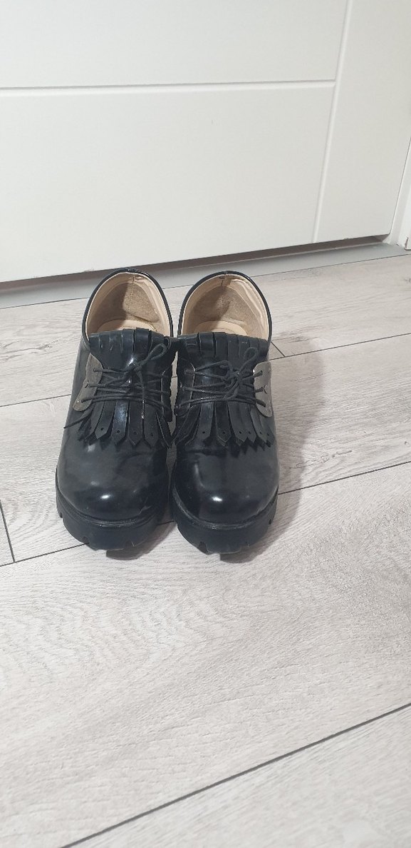 Siyah Tokalı Gotik Topuklu Kadın Ayakkabısı - Görsel 4