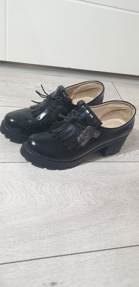 Siyah Tokalı Gotik Topuklu Kadın Ayakkabı - Görsel 2