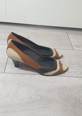 Bej Kadın Dolgu Topuk Klasik Ayakkabı - Görsel 5