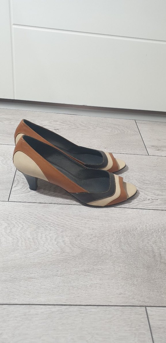 Bej Kadın Dolgu Topuk Klasik Ayakkabı - Görsel 5