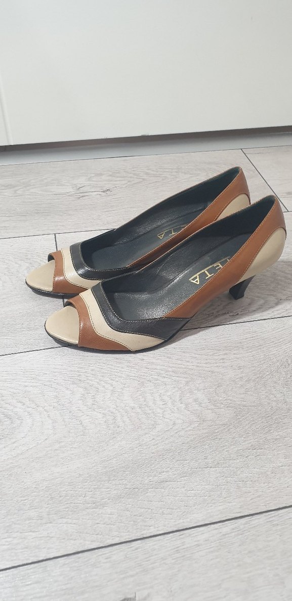 Bej Kadın Dolgu Topuk Klasik Ayakkabı - Görsel 2