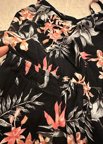 Çiçek Desenli Kadın Mini Tulum - Görsel 3