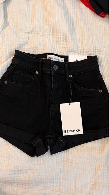 etiketli bershka strec kot sort