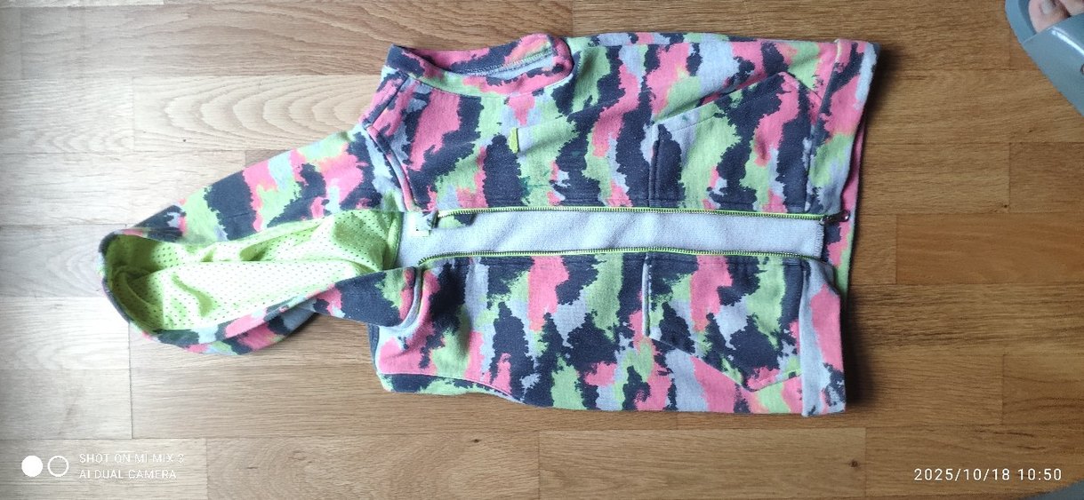 Çocuklar için Çok Renkli Batik Desenli Battaniye - Görsel 2