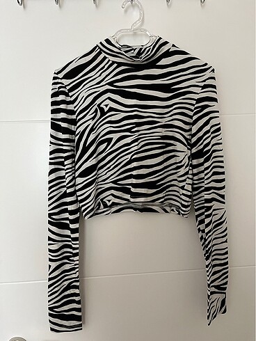 Zebra desenli crop