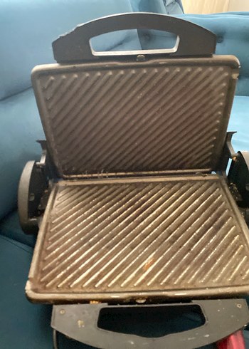 Kırmızı Elektrikli Tost Makinesi - Görsel 4