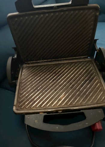 Kırmızı Elektrikli Tost Makinesi - Görsel 3