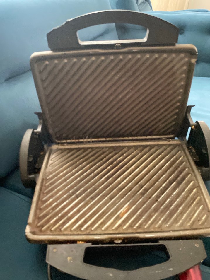 Kırmızı Elektrikli Tost Makinesi - Görsel 4