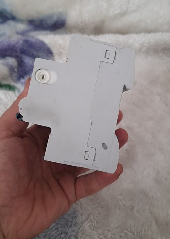 Siemens kaçak akım 40A 300mA 4 Kutuplu Devre Kesici - Görsel 2