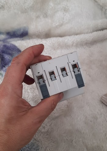 Siemens kaçak akım 40A 300mA 4 Kutuplu Devre Kesici - Görsel 5