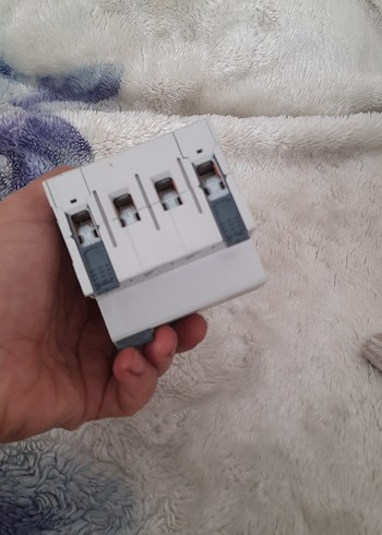 Siemens kaçak akım 40A 300mA 4 Kutuplu Devre Kesici - Görsel 12