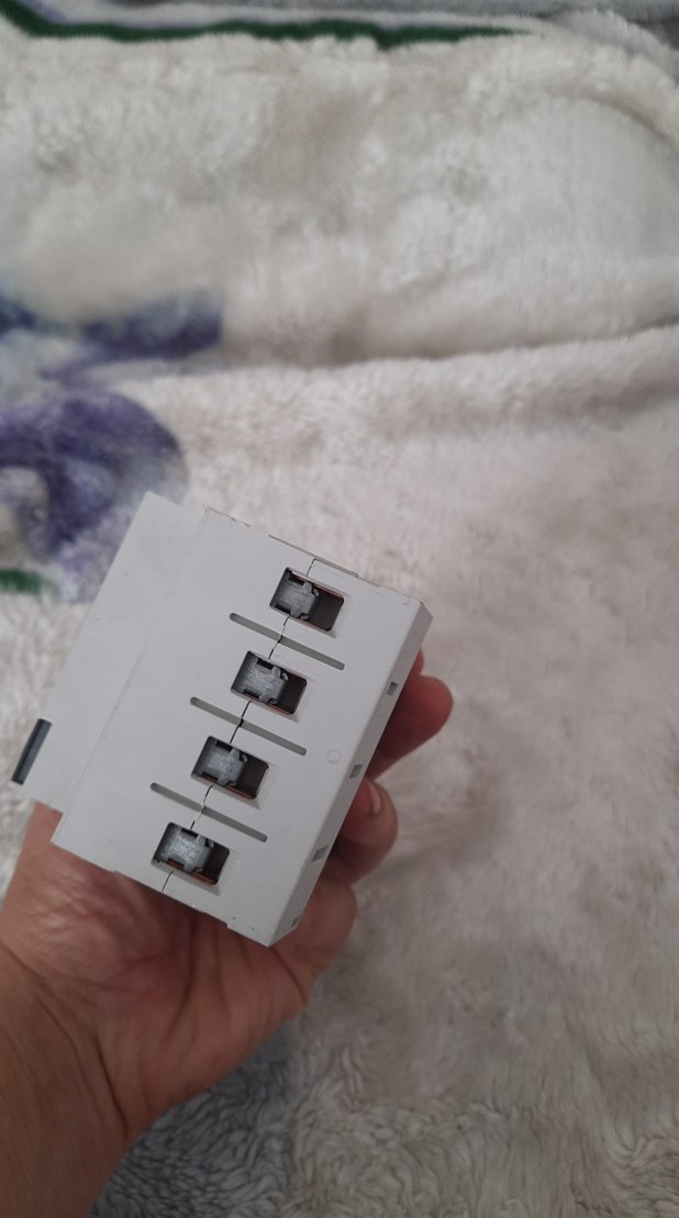 Siemens kaçak akım 40A 300mA 4 Kutuplu Devre Kesici - Görsel 4