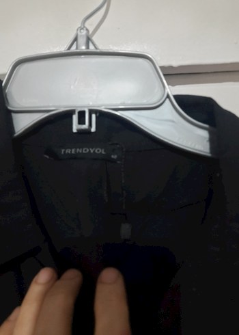 Düğmeli Siyah Keten Uzun Kollu Gömlek - Görsel 5