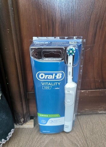 Oral-b Vıtalıty D100 şarjlı dış fırçası