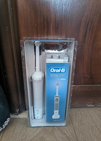 Oral-B Oral-b Vıtalıty D100 şarjlı dış fırçası