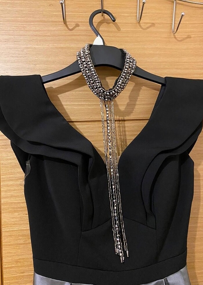 Siyah-Gri Bir Kere Kullanılmış Abiye - Görsel 4