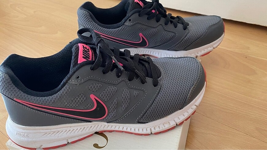 39 Beden gri Renk Nike Ayakkabı
