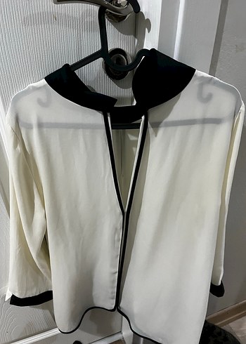 Siyah Kenarlı Beyaz Kadın Uzun Kollu Gömlek - Görsel 5