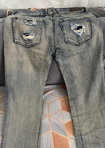 Kadın Gri Yırtık Jean Pantolon - Görsel 4