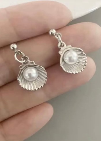Accessorize Mini Bej İnci Detaylı Modern Klasiği Küpe
