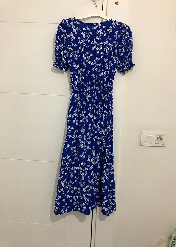 Yırtmaçlı elbise - Görsel 4