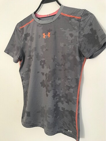 Nike UNDER ARMOUR HEATGEAR® tişört