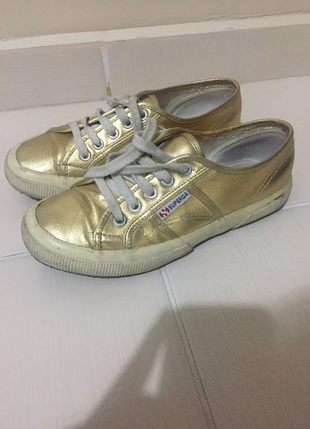 Gold superga