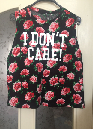 Floral desenli yazı detaylı tişört