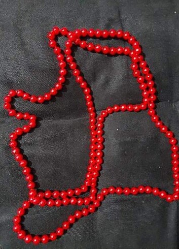 Uzun kırmızı kolye 