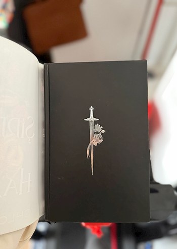 Şiddetli Hazar - Chloe Gong Ciltli Kitap - Görsel 2