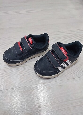 25 Beden Adidas çocuk spor ayakkabı 25 numara
