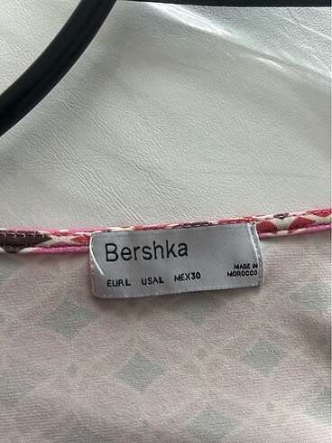 l Beden Bershka retro crop