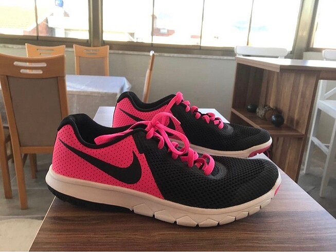 38 Beden Nike spor ayakkabı