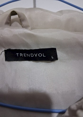 Bej Kapüşonlu Kadın Puff Mont - Görsel 3