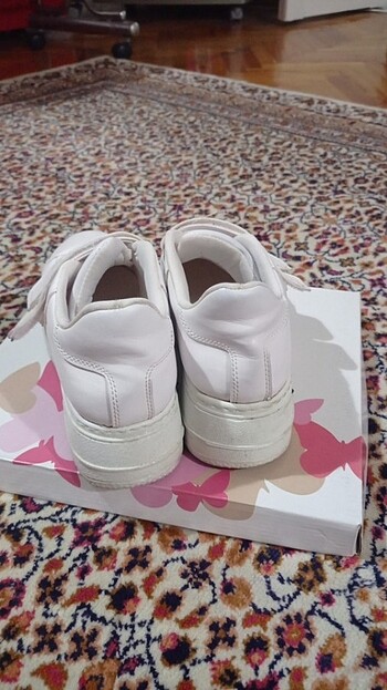 39 Beden beyaz Renk Kalın tabanlı cırt cırtlı beyaz ayakkabı 