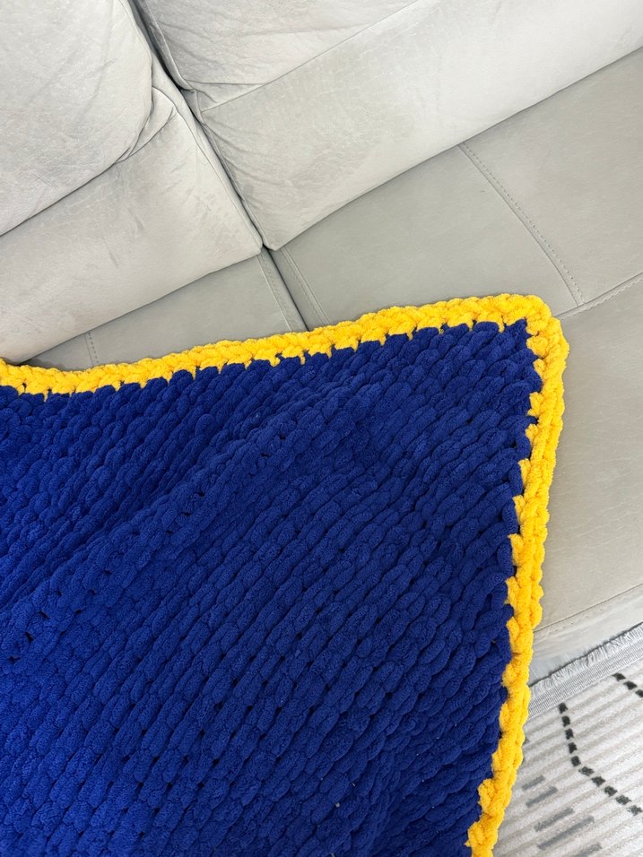 Sarı Kenarlı Mavi Battaniye - Görsel 3
