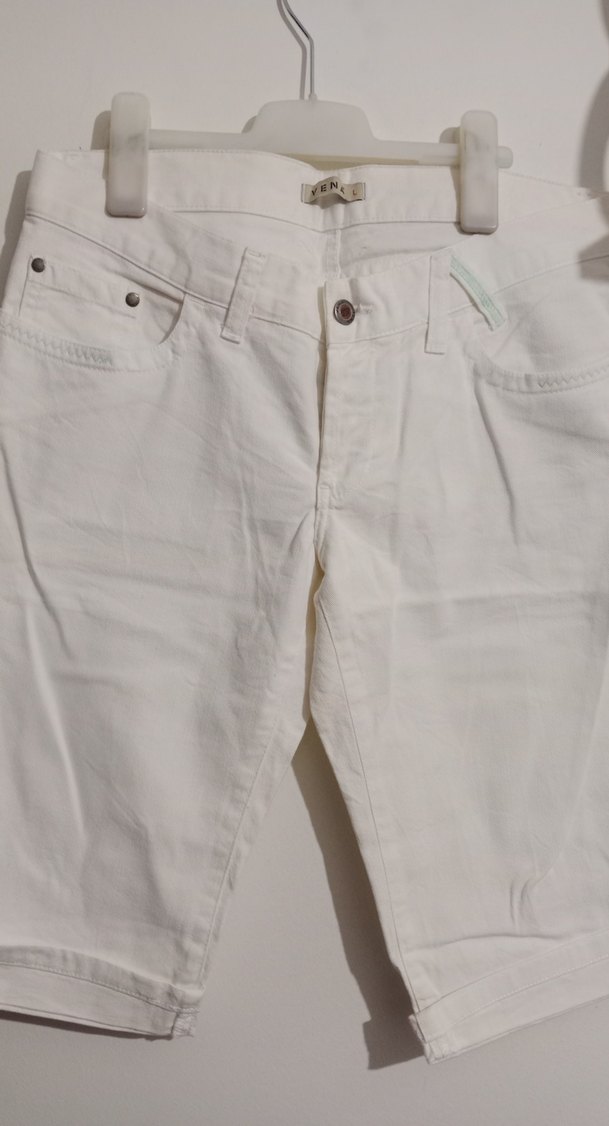 Kadın Beyaz Bermuda Şort Pamuk - Görsel 3