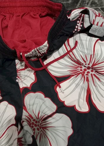 Çiçek Desenli Gri Mini Şort - Görsel 4