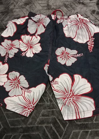 Çiçek Desenli Gri Mini Şort - Görsel 3