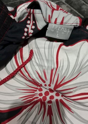 Çiçek Desenli Gri Mini Şort - Görsel 5