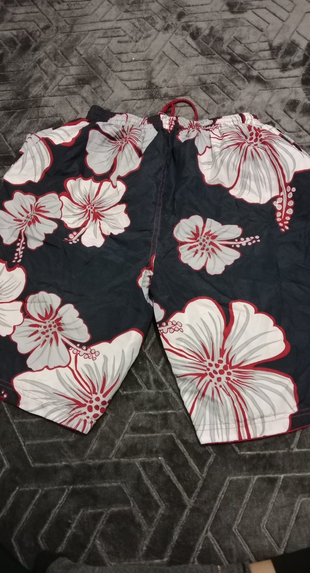 Çiçek Desenli Gri Mini Şort - Görsel 3