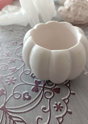Beyaz Pastel Mumluk