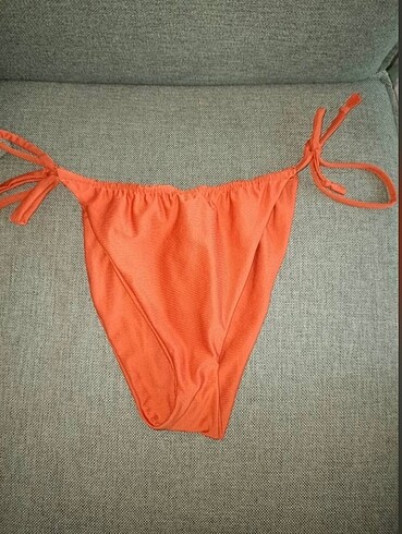 Kullanılmış bikini altı