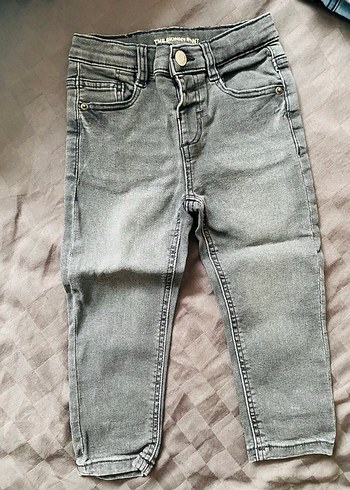 Erkek Çocuk Gri Dar Kesim Kot Pantolon