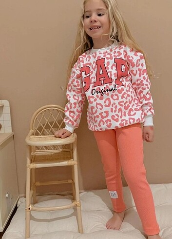 Gap leopar eşofman takımı