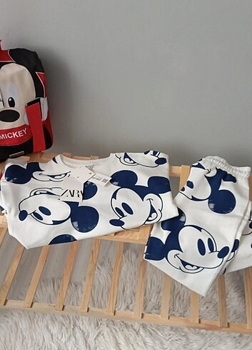 Mickey lacivert takım