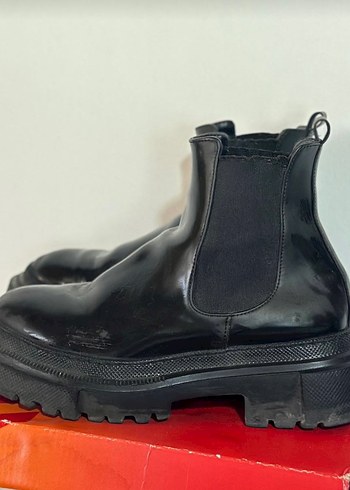 Nine West Siyah Bot