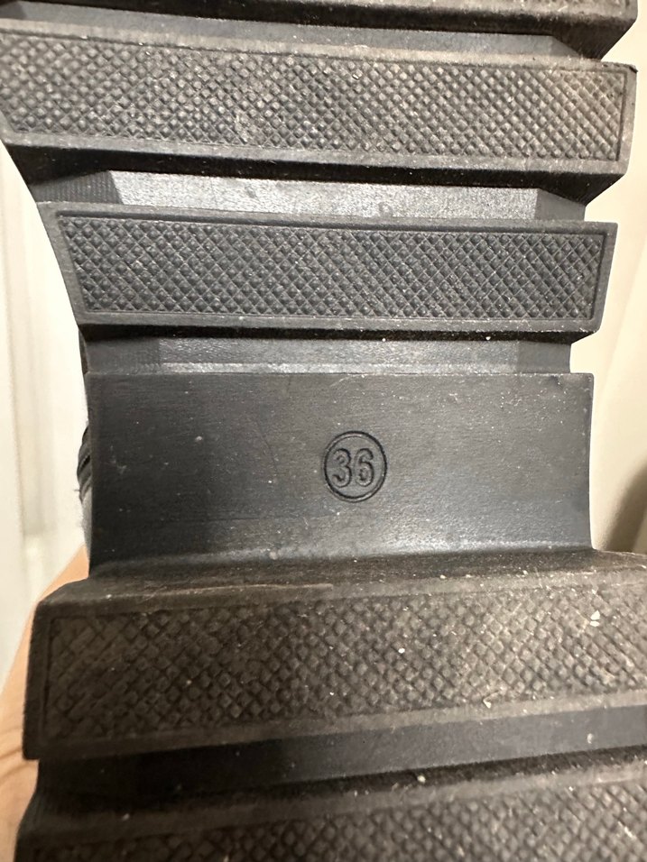 Siyah Gotik  Bot - Görsel 5