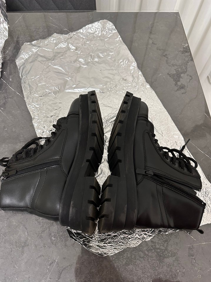 Siyah Gotik  Bot - Görsel 4